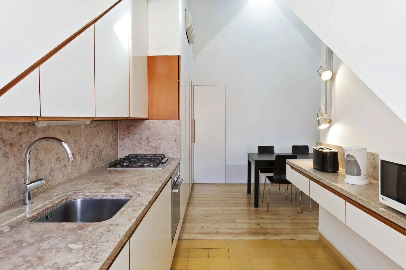 Hello Lisbon Cais do Sodre