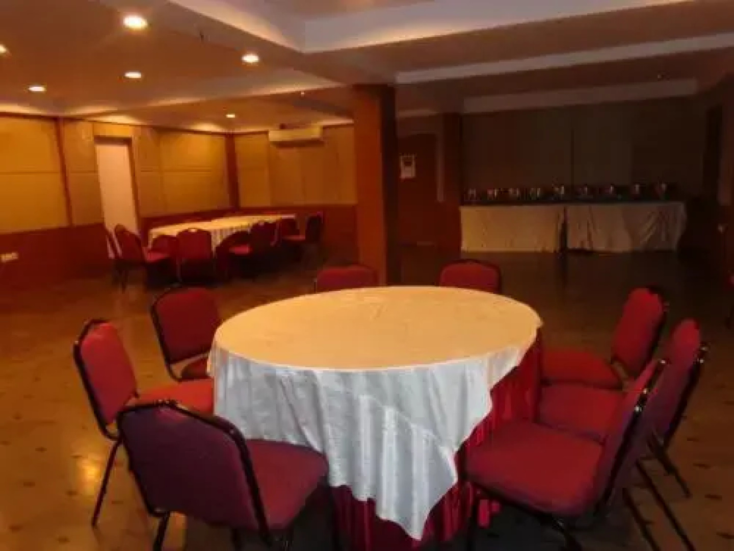 Oyster Airport Hotel