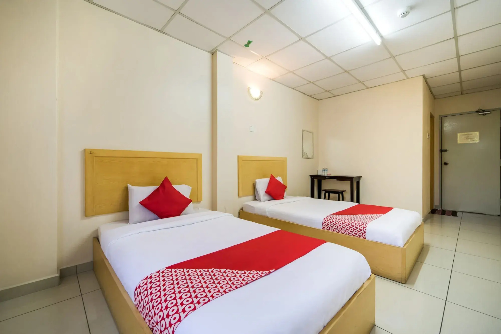 OYO 301 River Inn Hotel