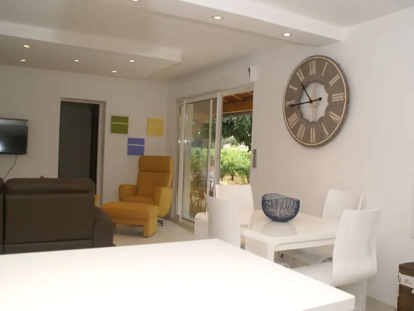 Detached Holiday Home on the Edge of a Vineyard at Châteauneuf-du-pape