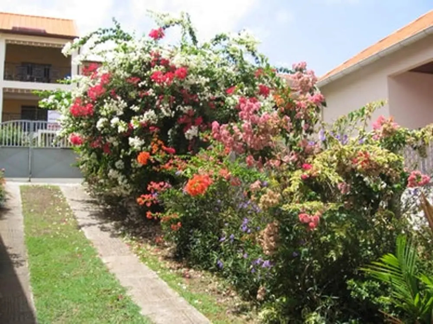 Apartment With one Bedroom in Sainte-anne, With Enclosed Garden and Wi