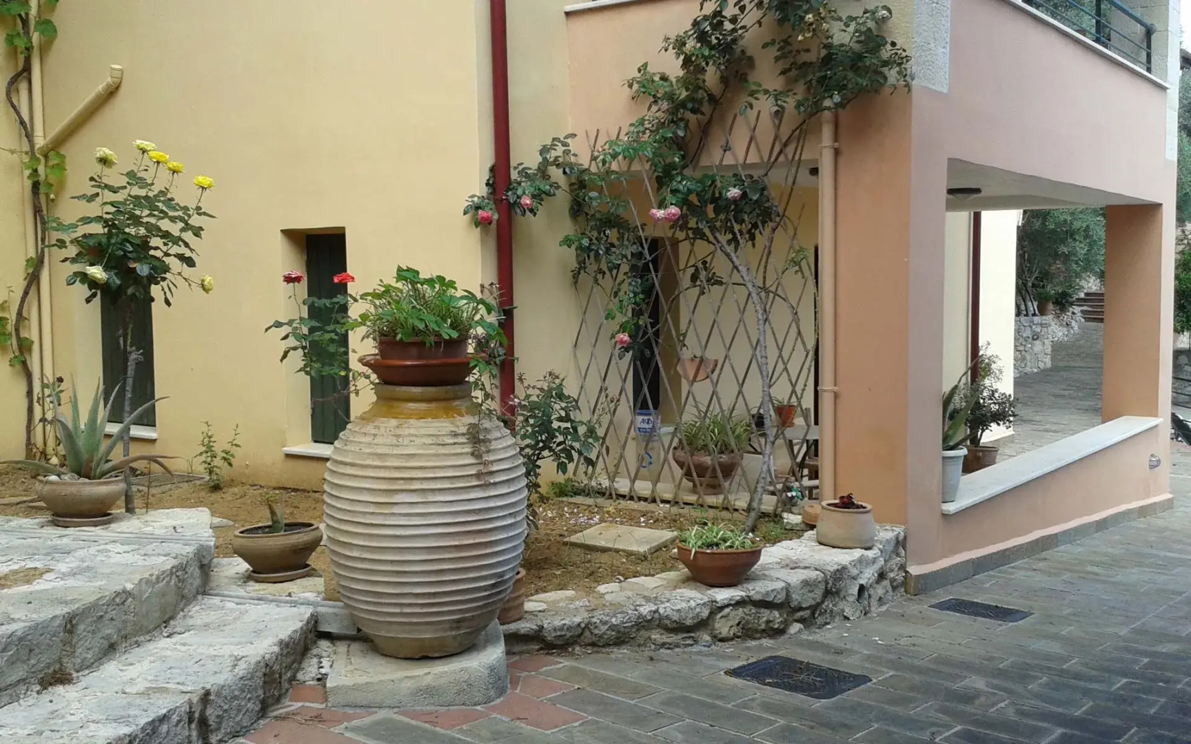 Kastellos Village