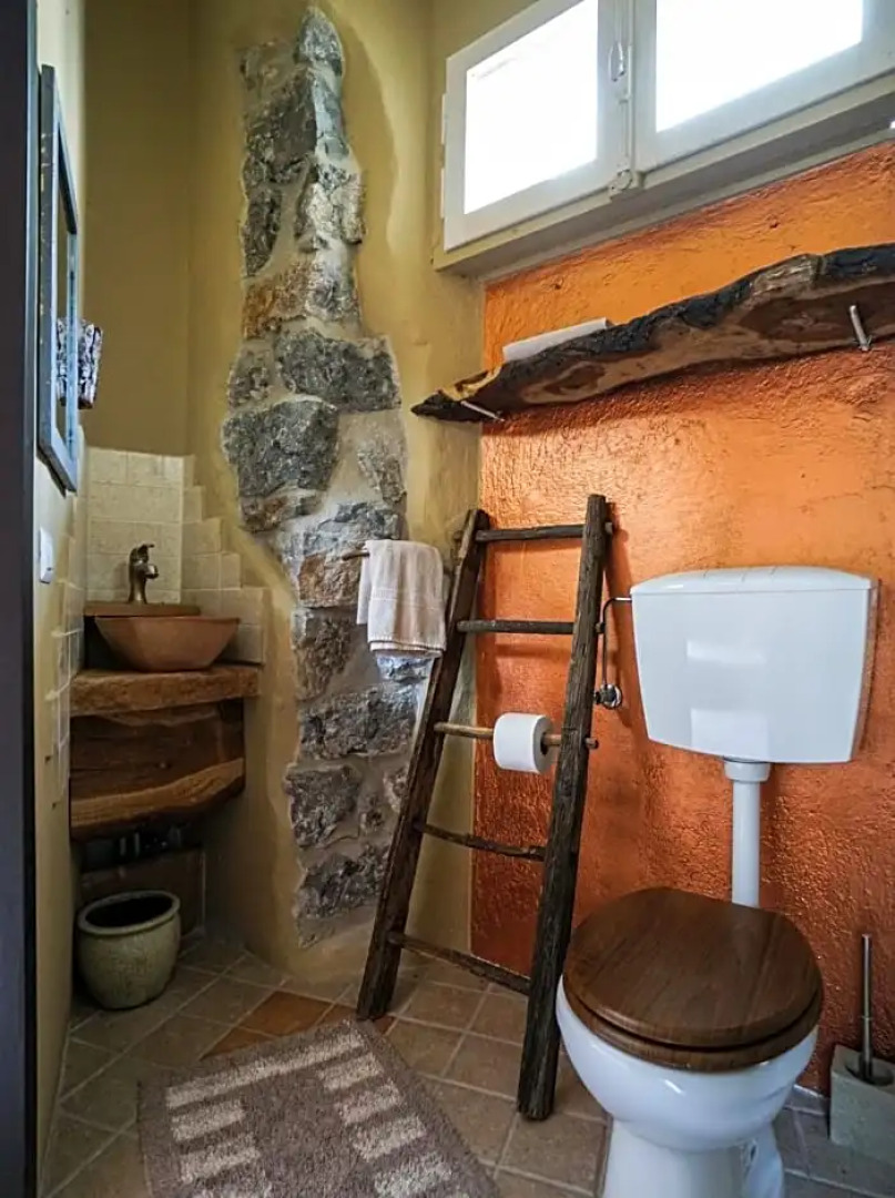 Nannai Climbing Home