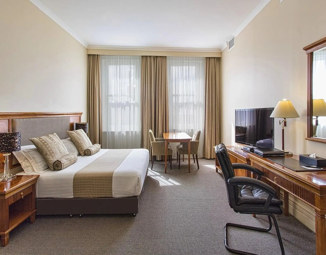 Clarion Hotel City Park Grand