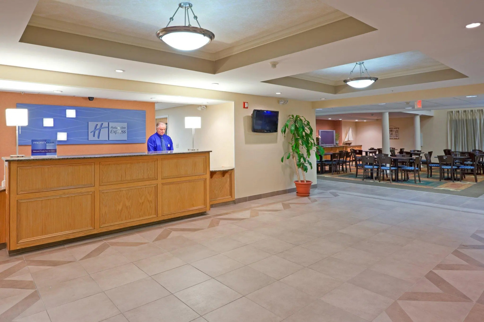 Holiday Inn Express Hotel & Suites Carneys Point by IHG