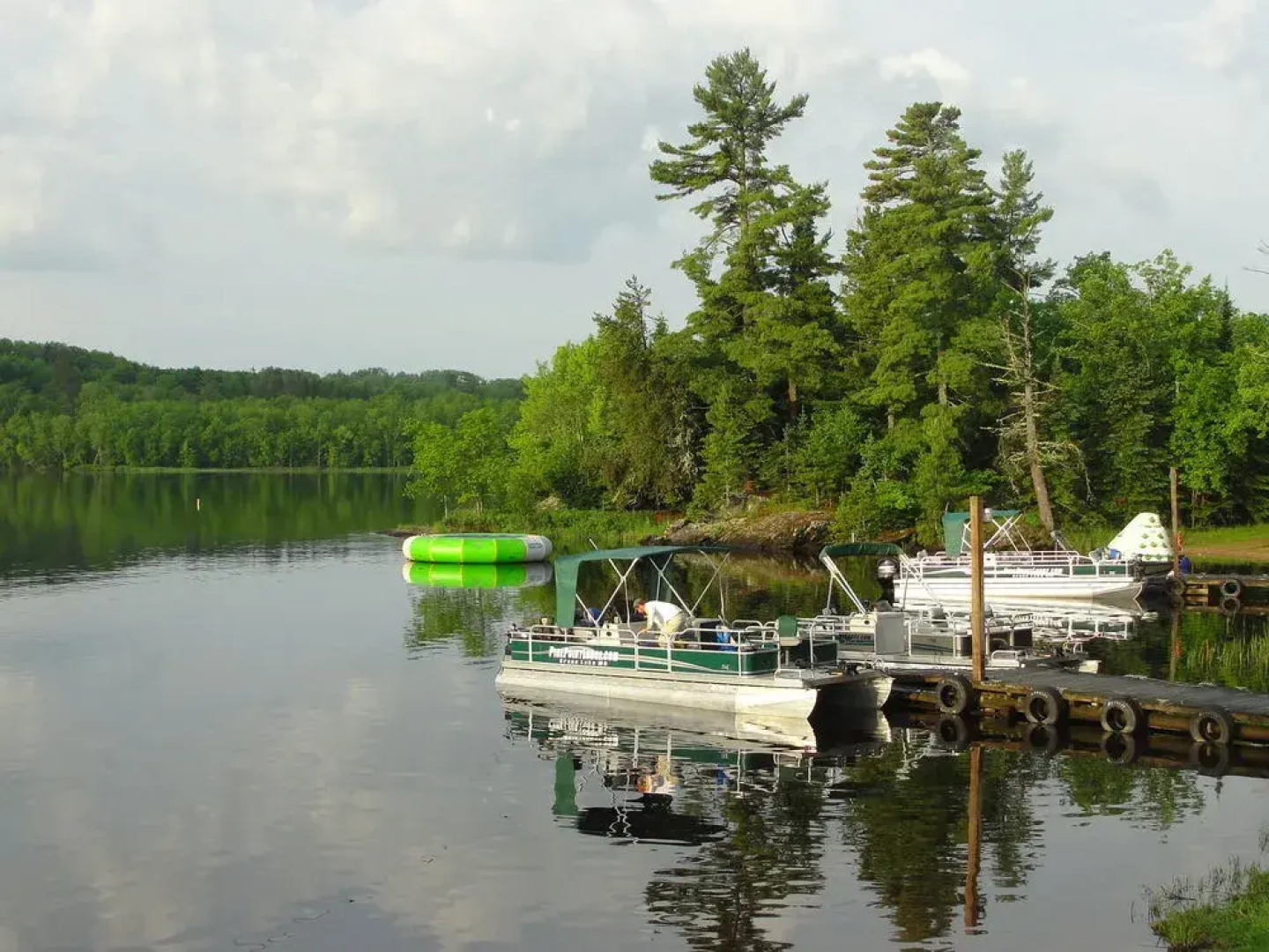 Pine Point Lodge, Resort & Motel