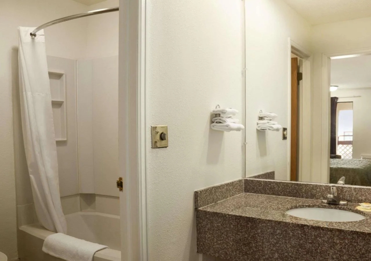 Days Inn by Wyndham Wichita West Near Airport