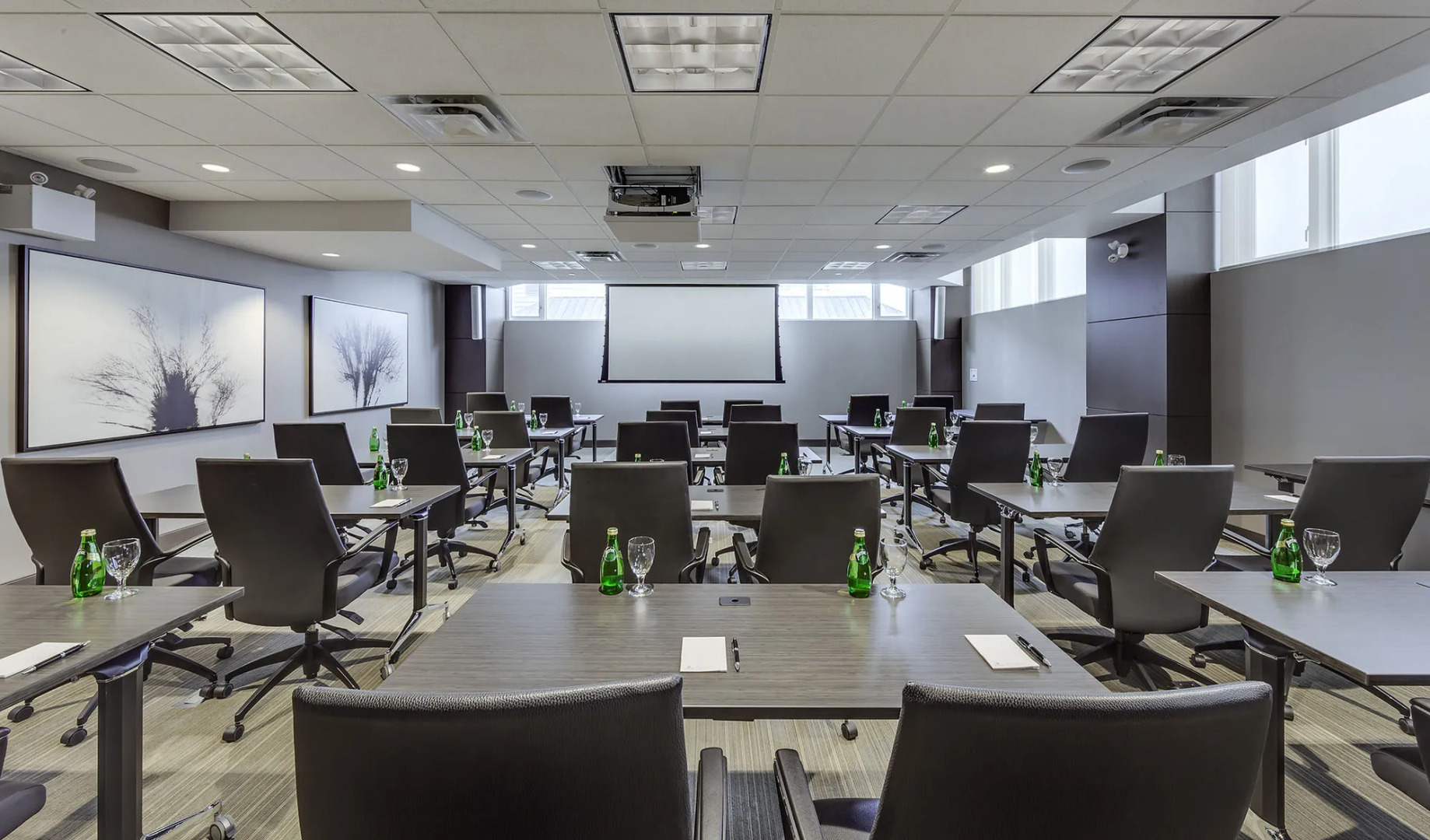 One King West Hotel & Residence