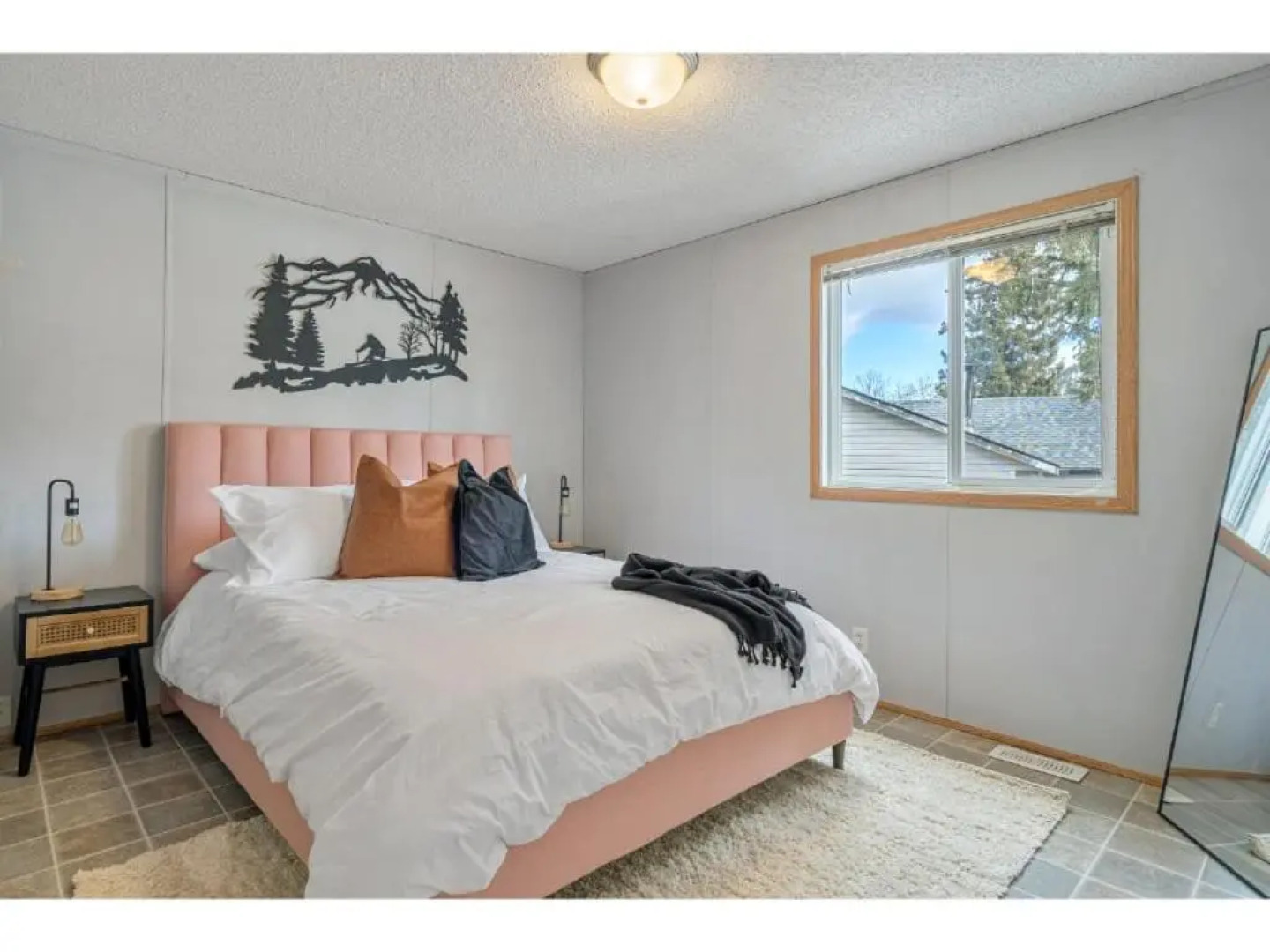 Mountain Time I Powderkeg I Firepit l King Bed