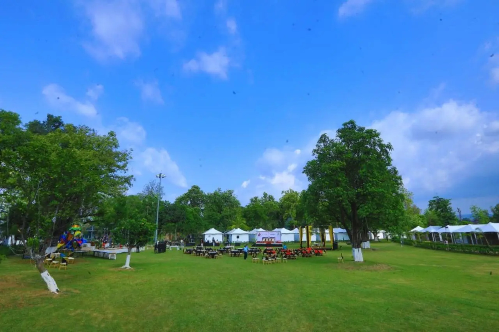 White Feather Resort Kauncha