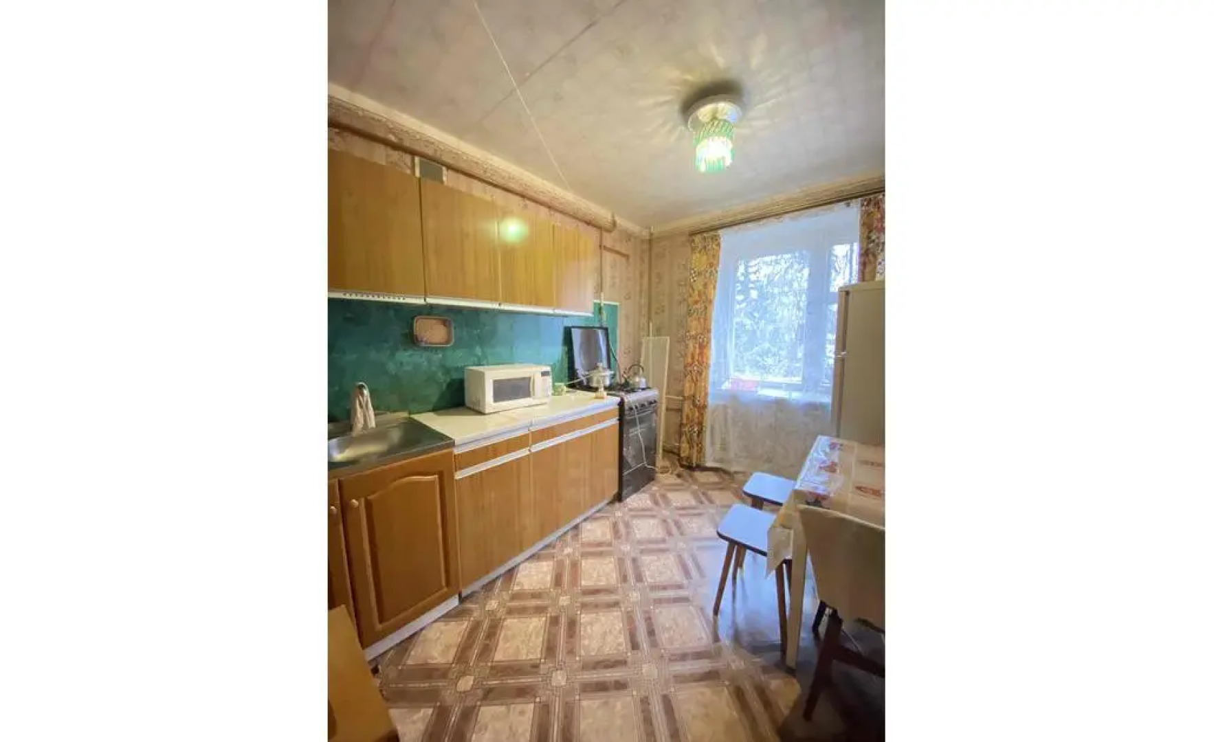 По суткам 33 на проспекте Строителей 46