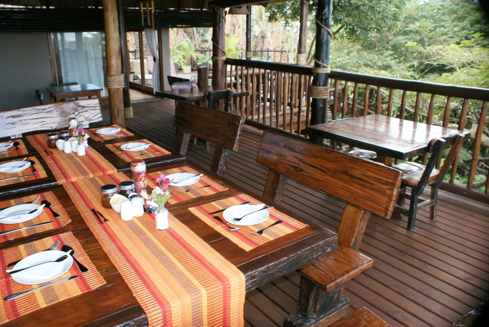Ndiza Lodge & Cabanas