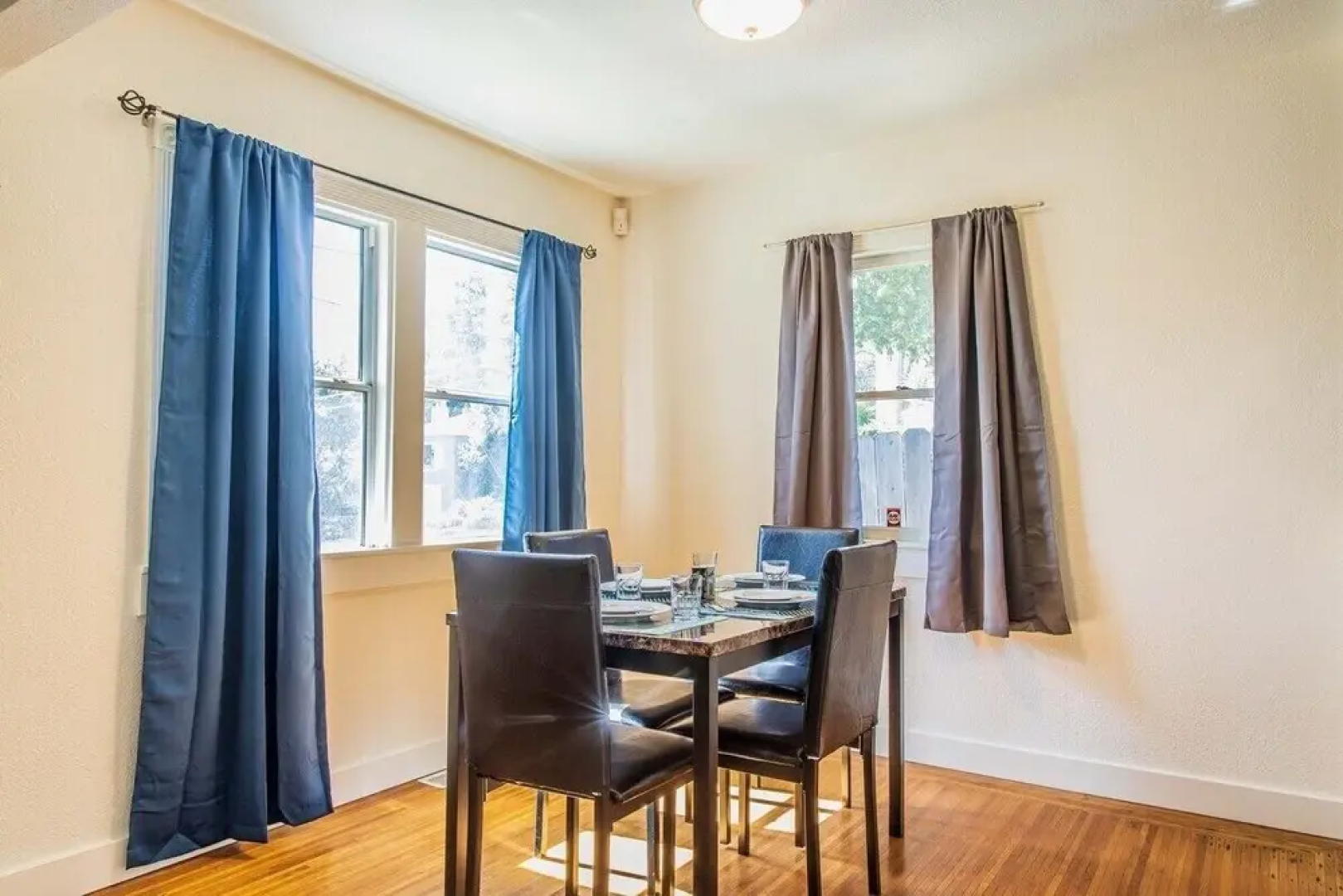 Cozy Oakland 2 Bedroom w/ Backyard