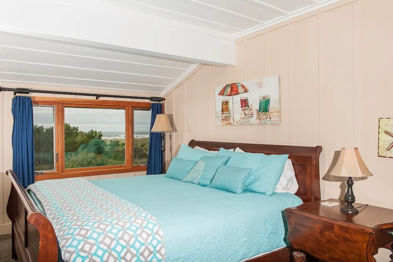 The Tides 4 Br home by RedAwning