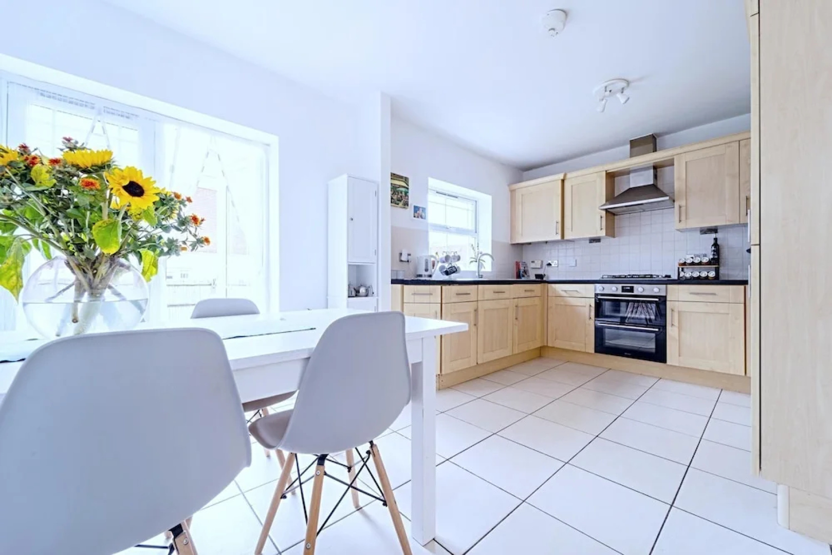 Stunning 4-bed House in Camberley