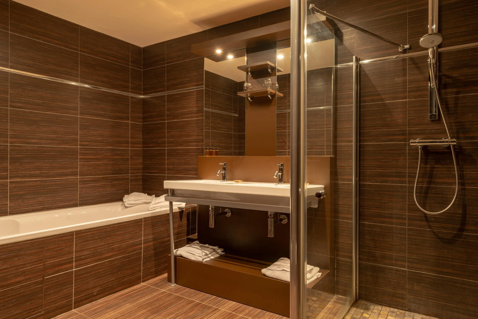 The Originals Boutique, La Maison Rouge