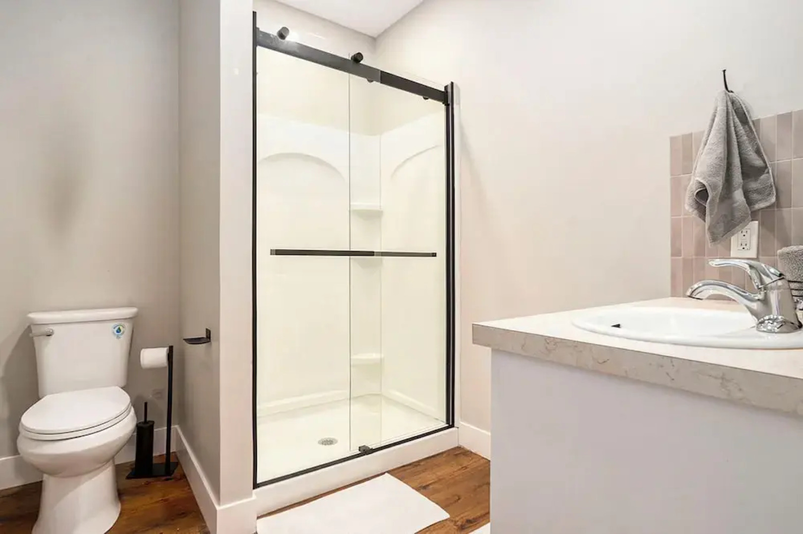 Love Mi Getaway Loft with Deck 110