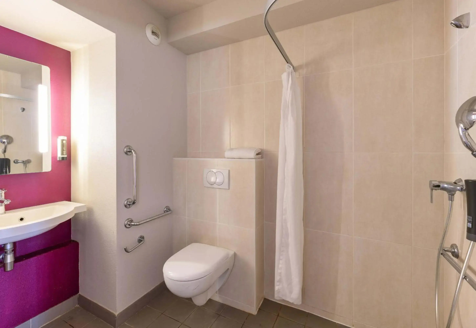 B&B HOTEL Lyon Caluire Cité Internationale