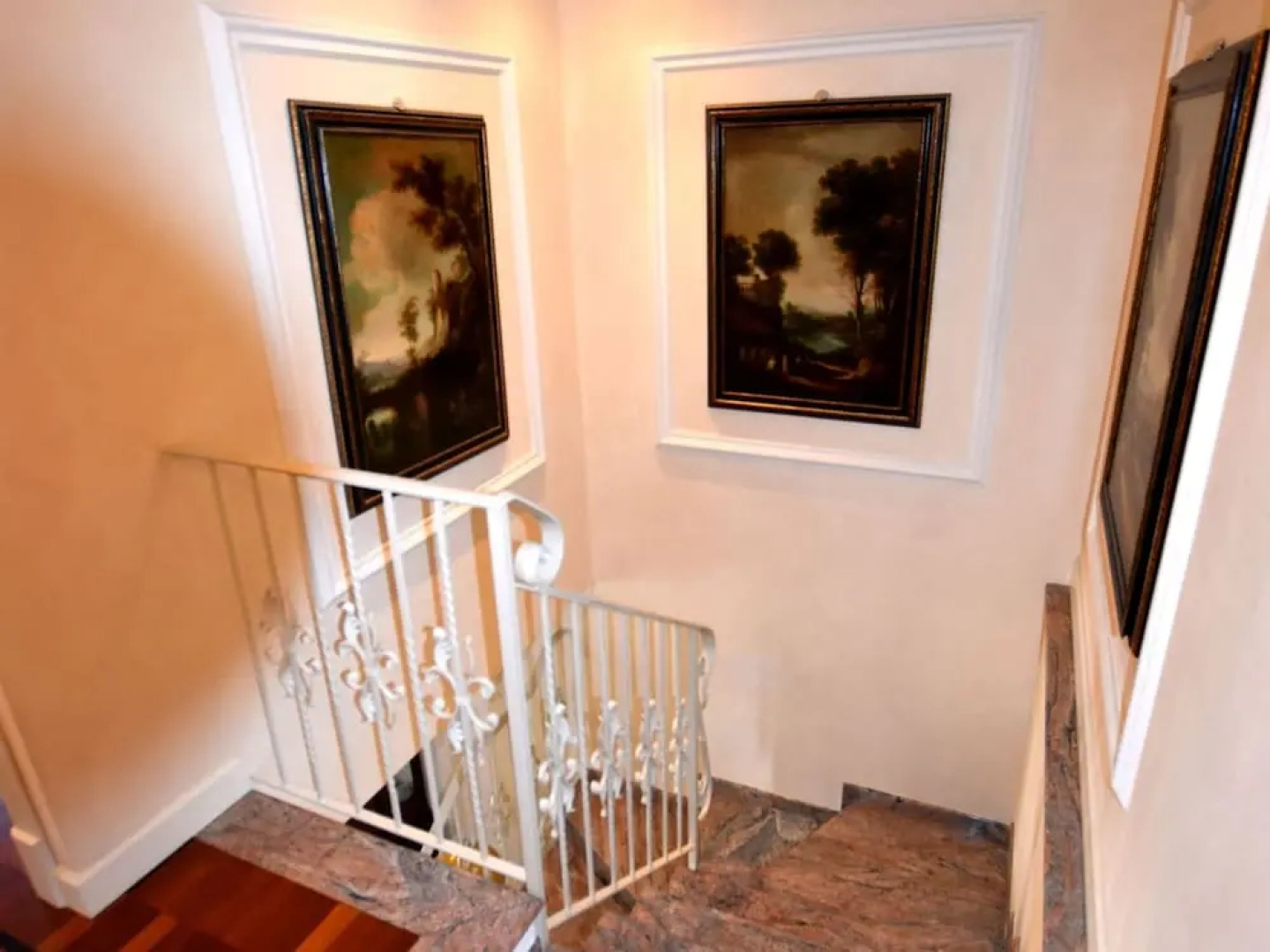 Luxurious Villa in Lombardy with Garden & Hot Tub