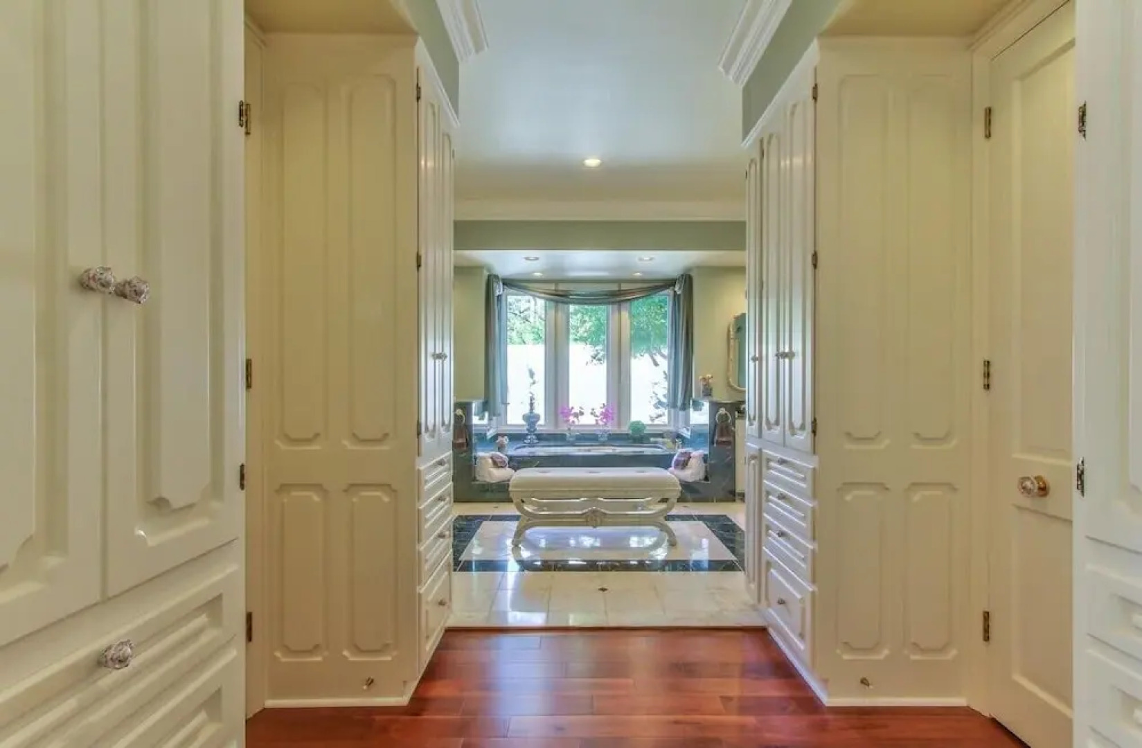 Lx33: Luxury Vacation Villa On Pebble Beach With Pool