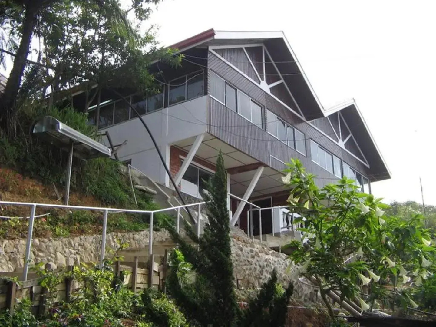 Strawberry Garden Hotel