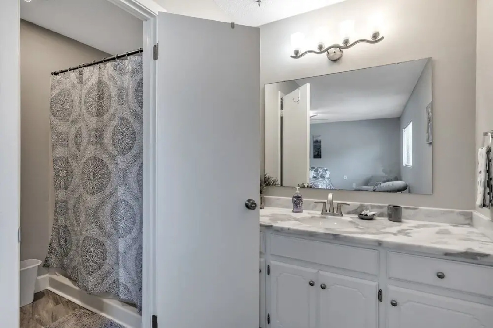 Eagles Nest 2 Bedroom Townhouse by Redawning