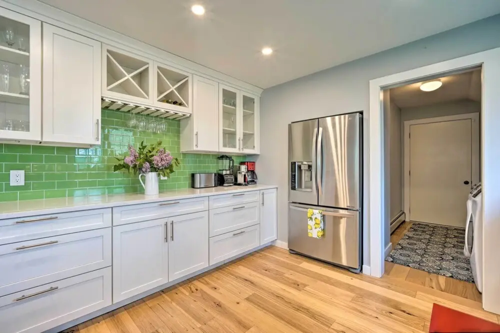 Chic Dover Home w/ Hot Tub: 1 Mi to Golf!