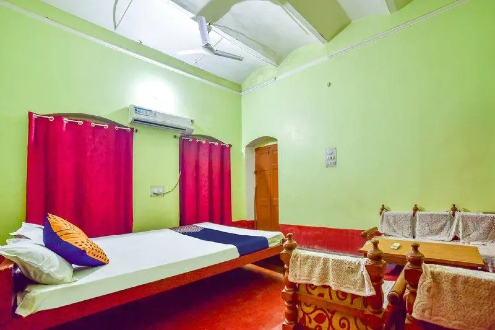 SPOT ON 64844 Shashi Prabha Palace