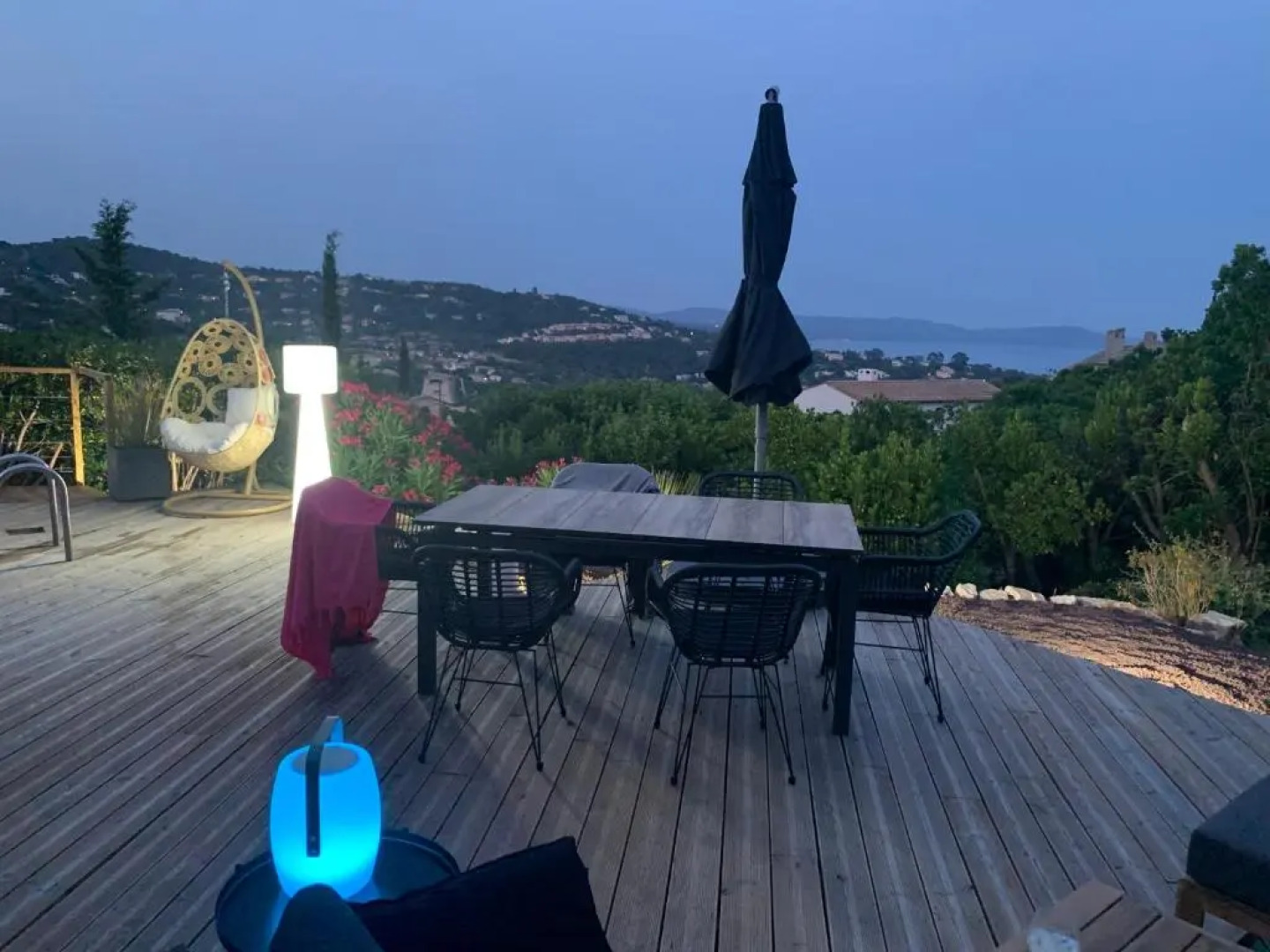 VILLA PERLA SAINT-TROPEZ CAVALAIRE-SUR-MER, 3-5 chambres, vue mer, piscine chauffée