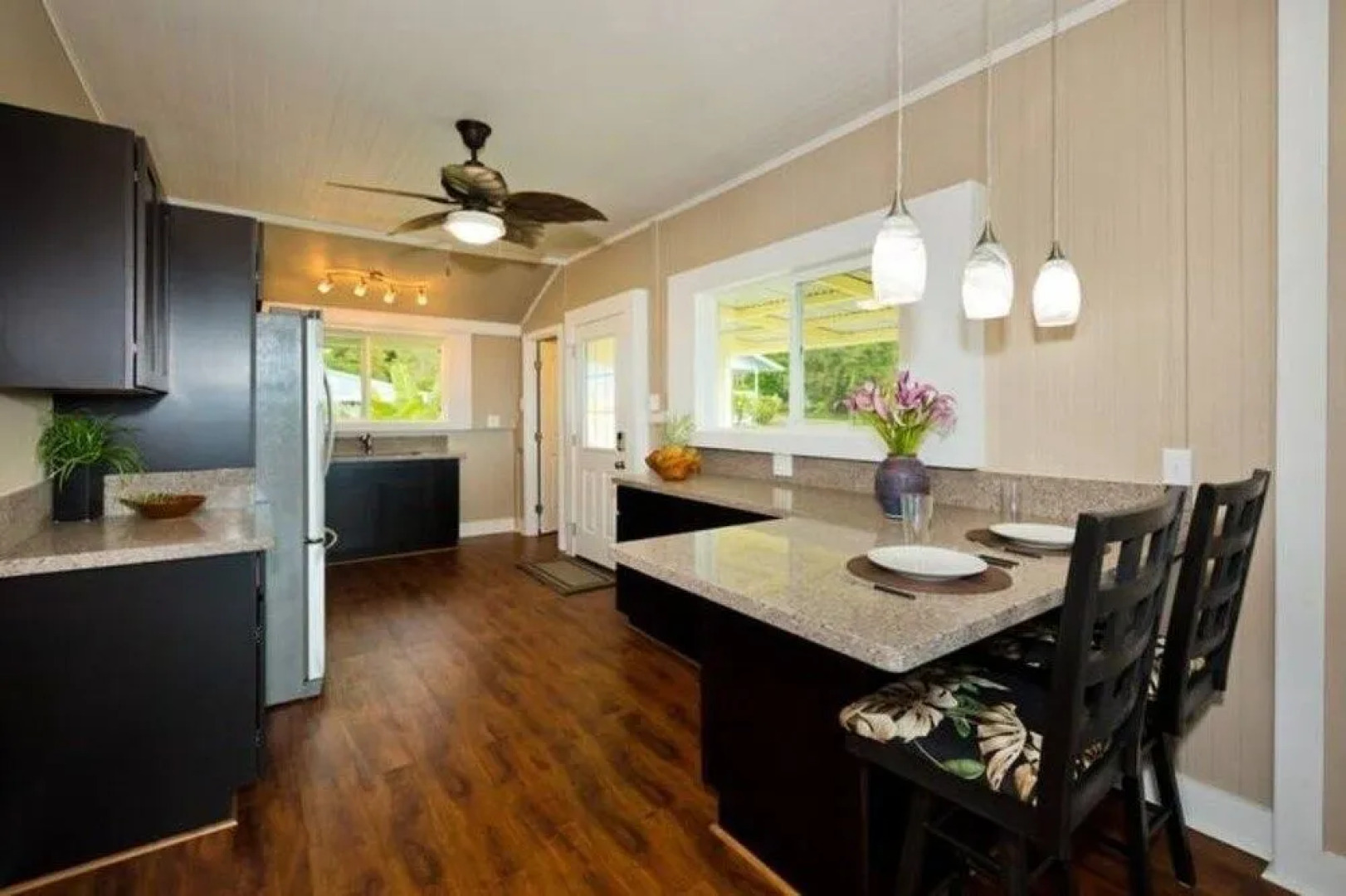 Makani Ea Home 2 Bedroom Home by RedAwning