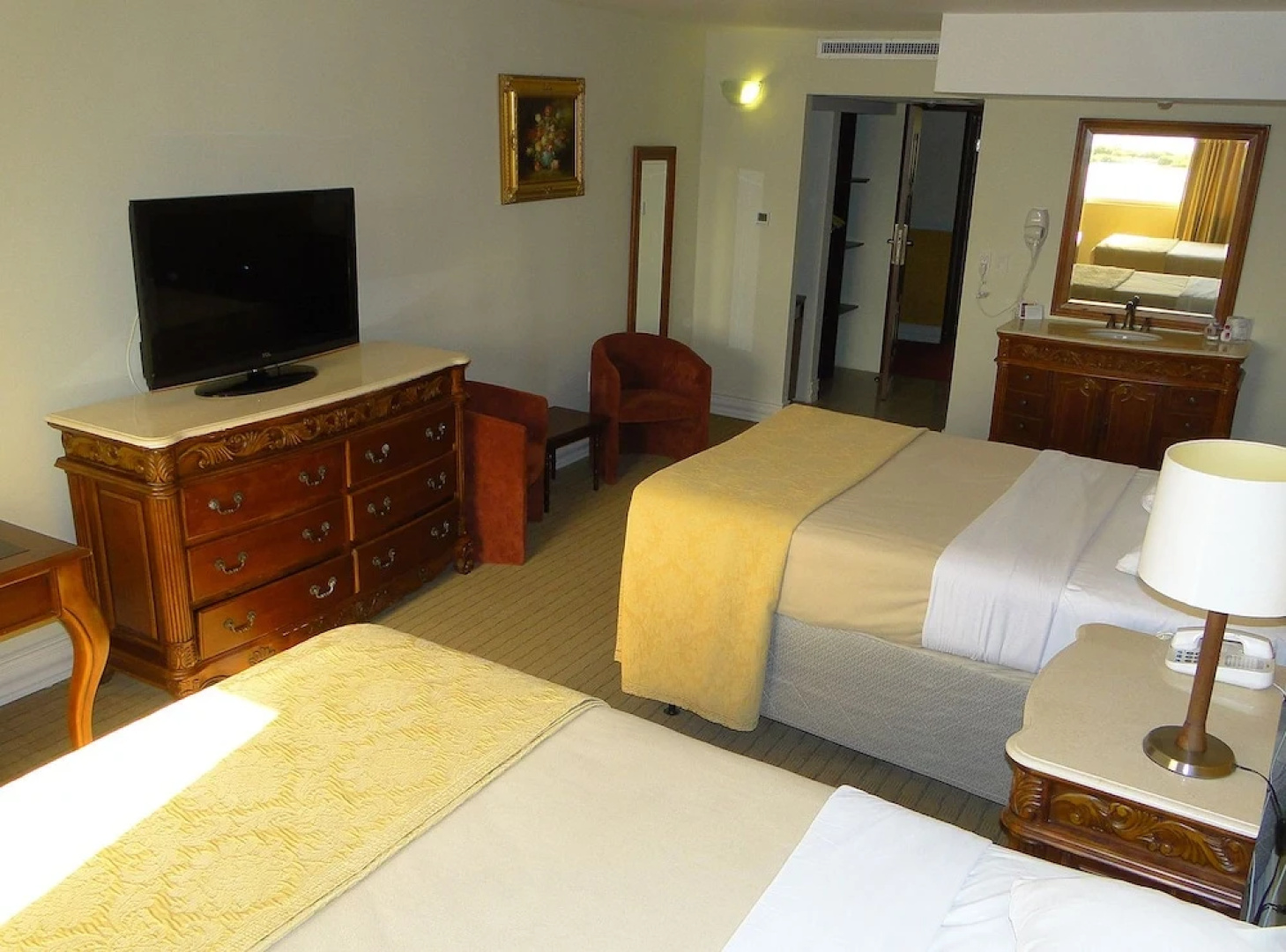 Clarion Hotel & Suites Curacao