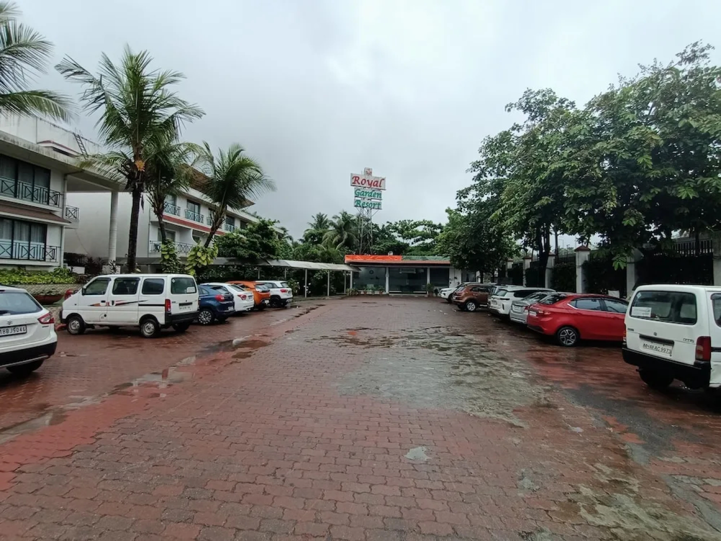Royal Garden Resort