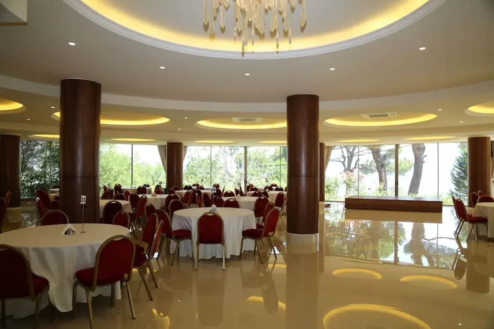 Douma Hotel