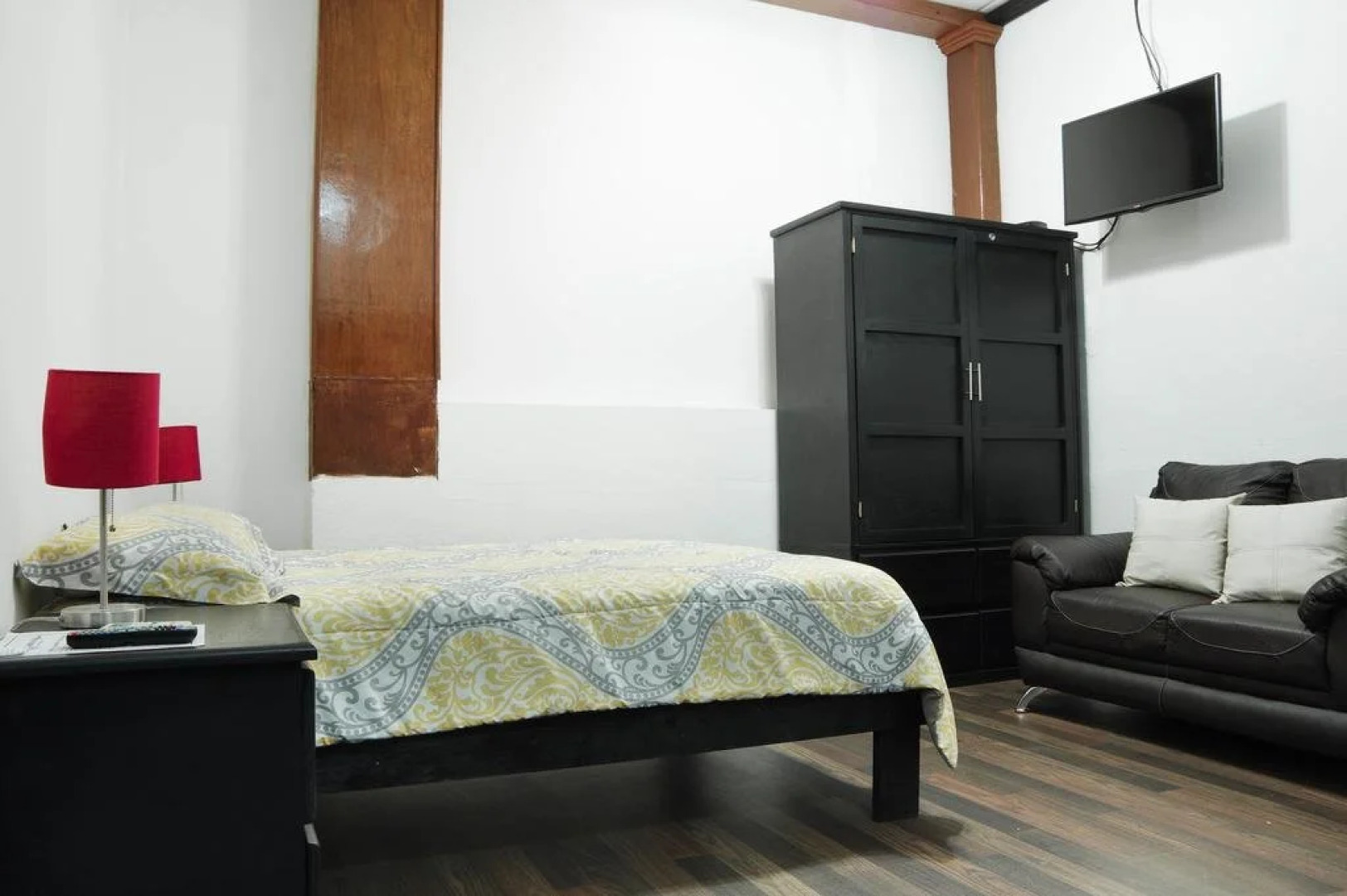 Garcias Suites & Hotel