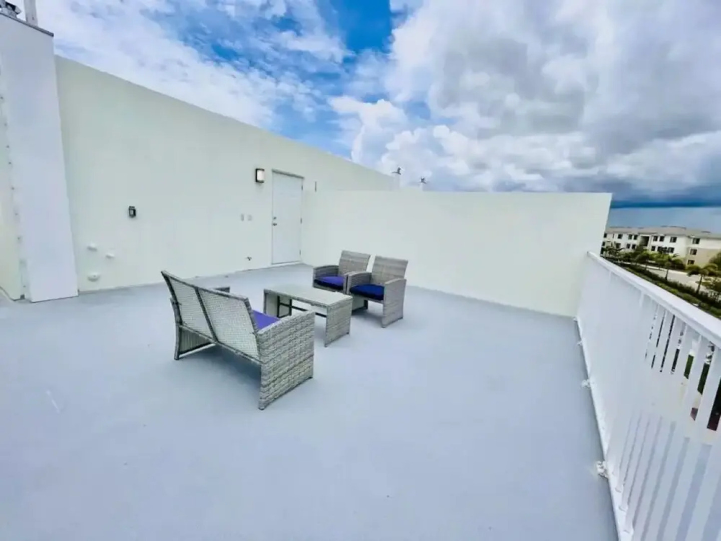 NEW HOME 3 Floors w SKY Terrace MIA, Homestead