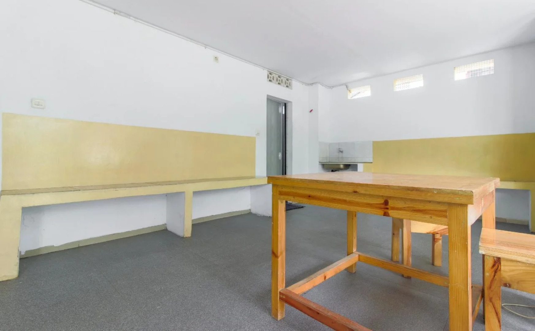 RedDoorz near Margo City