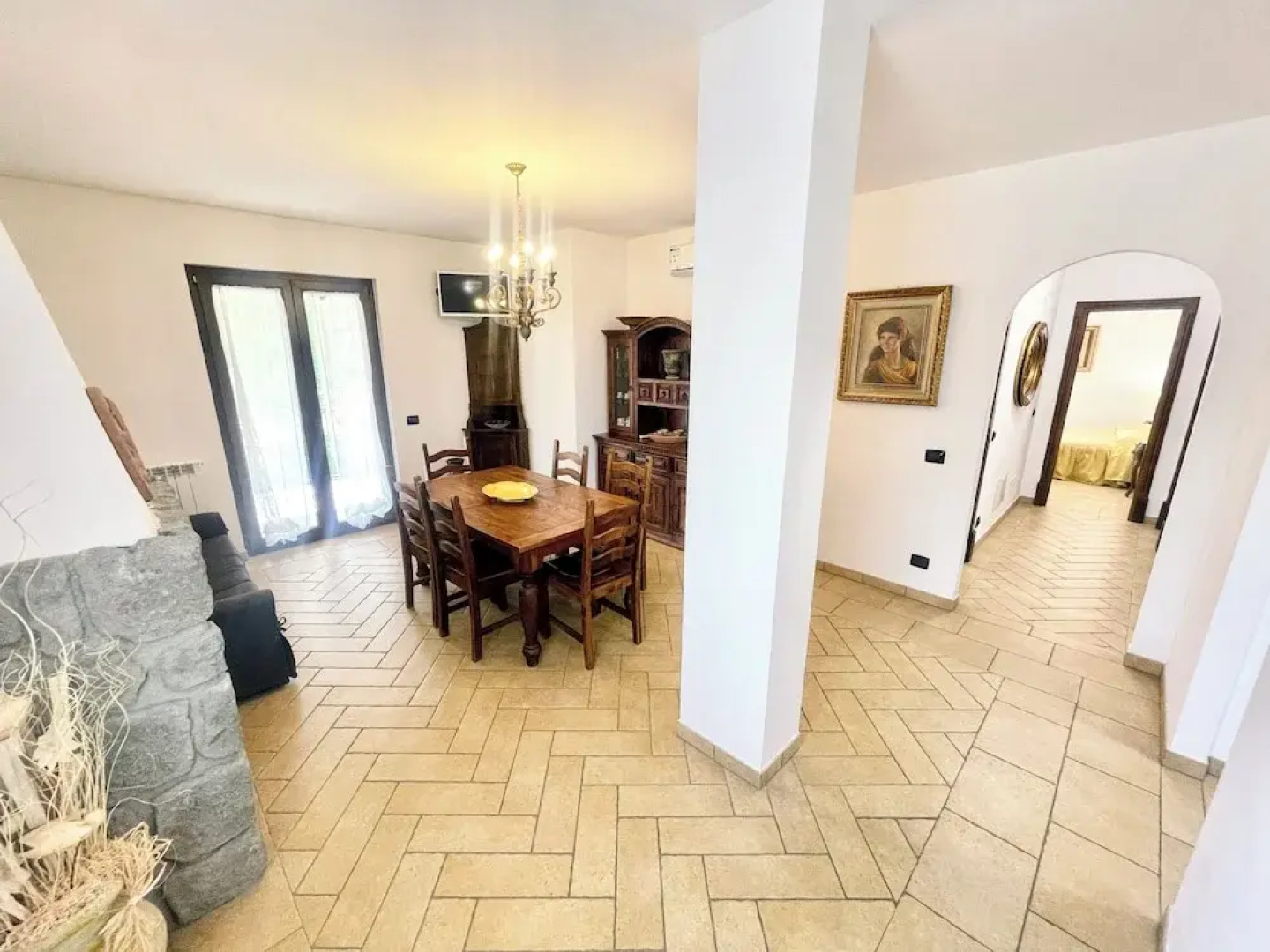 Charming Villa in Umbria - Sleeps 16 - Lake View - Pool, Jacuzzi and Events Room