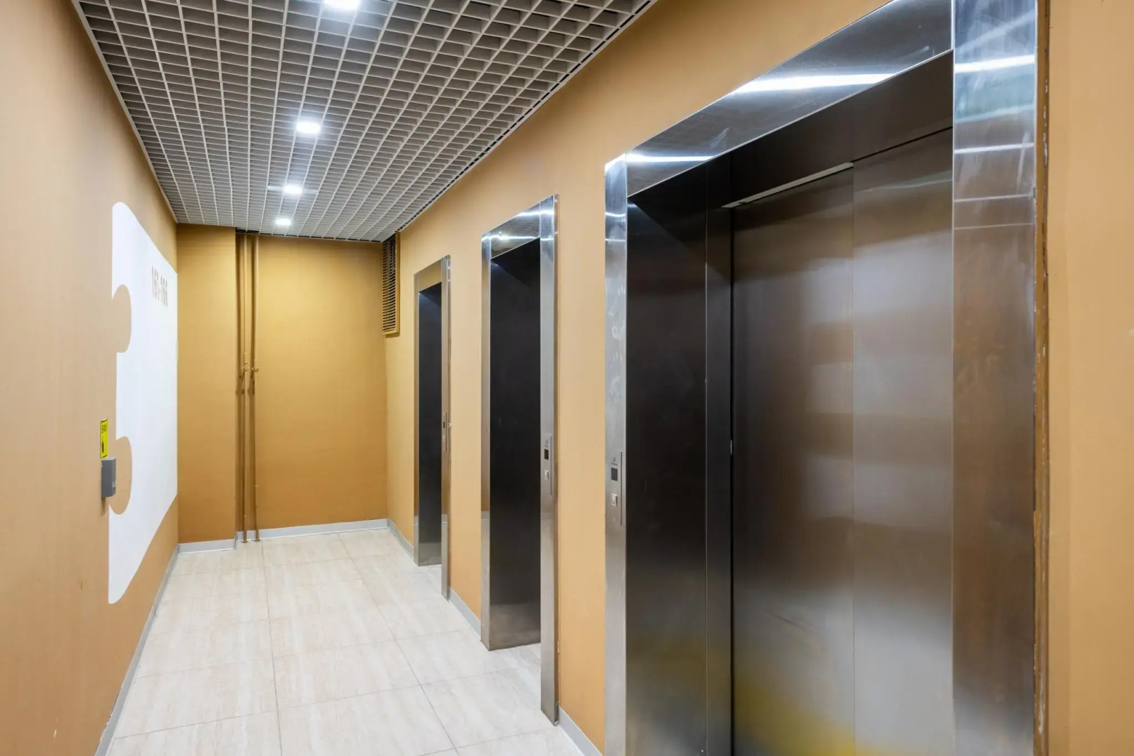 Гости любят на улице Анны Ахматовой