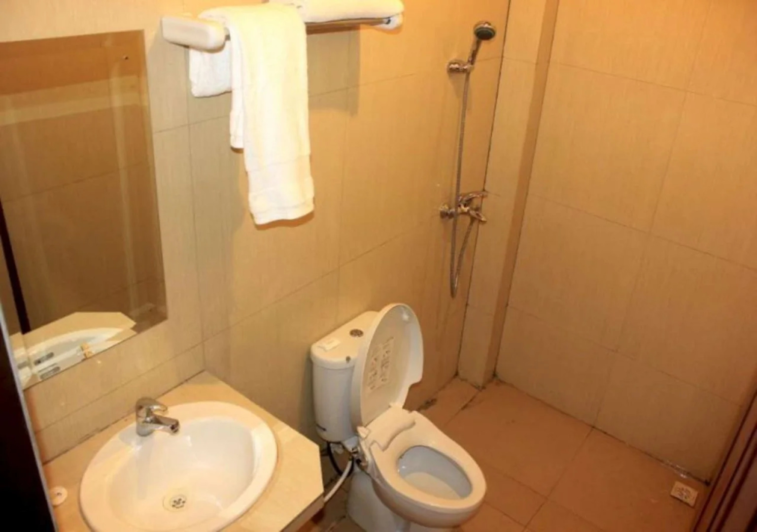 Wakatobi Patuno Diving & Beach Resort