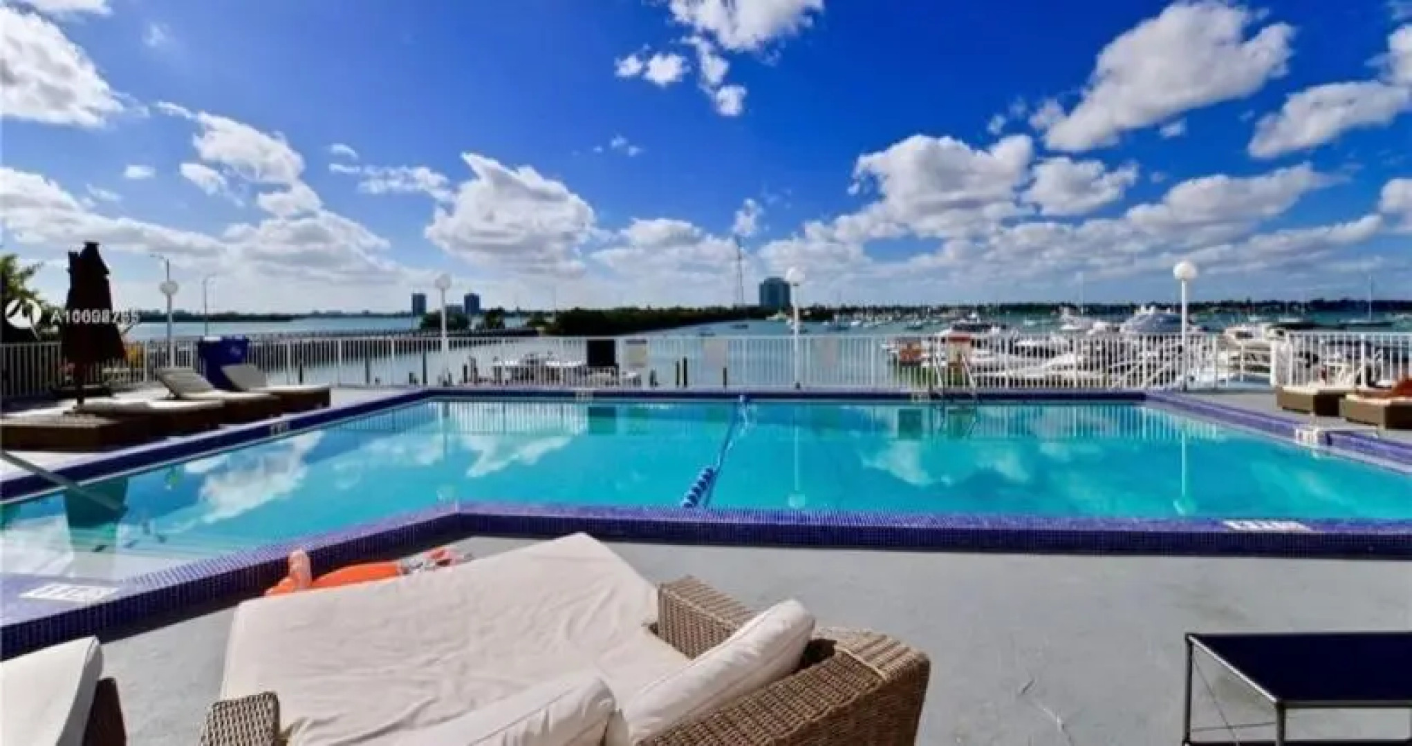 Fantastic Studio with Incredible Bay Views