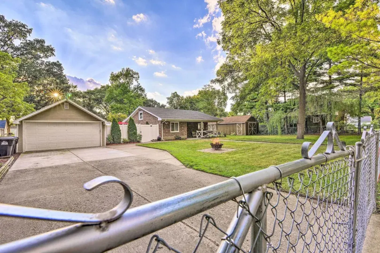 Pet-friendly Taylor Home w/ Backyard Oasis!