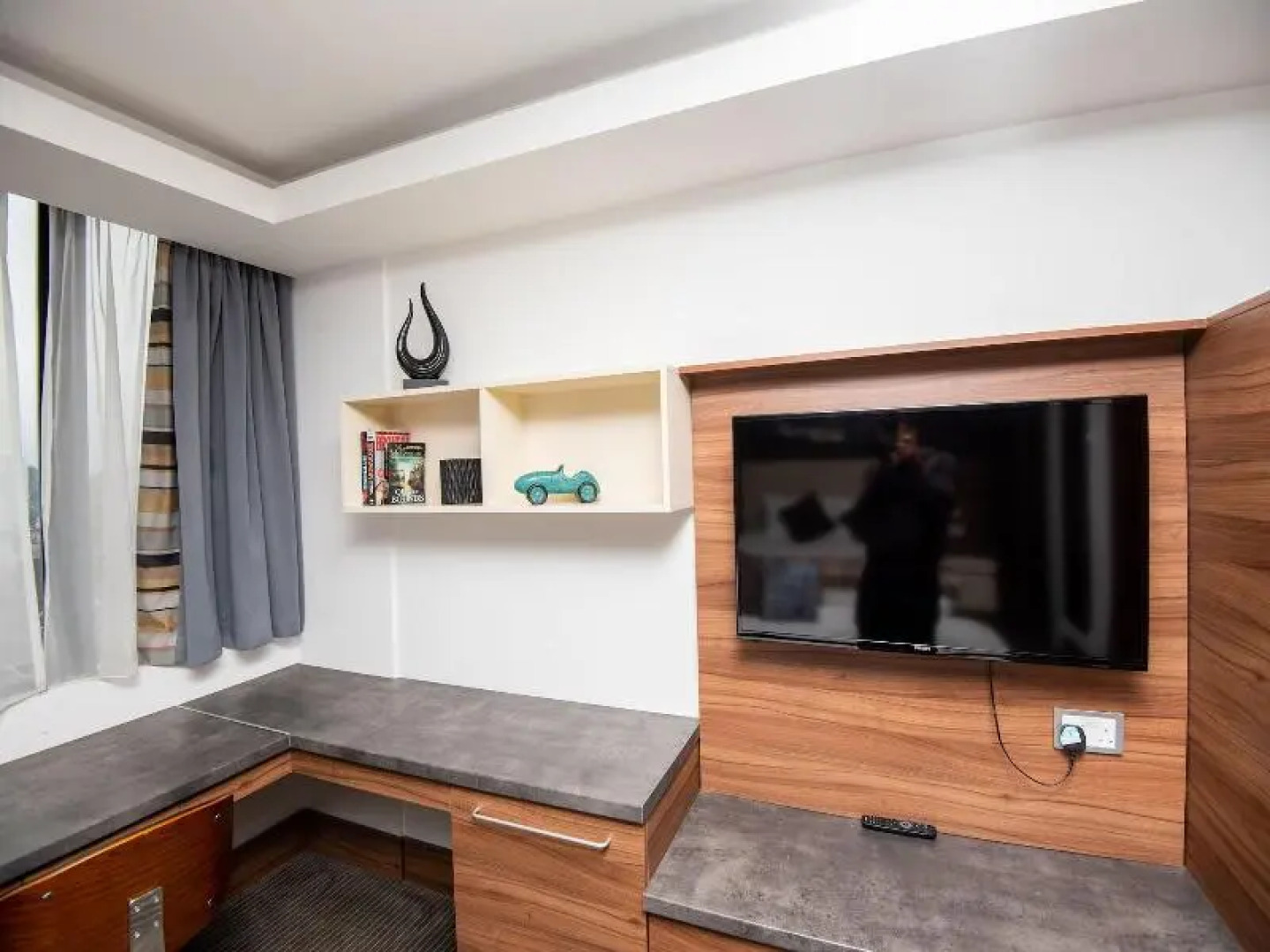 OYO Livin’ Serviced Apartments