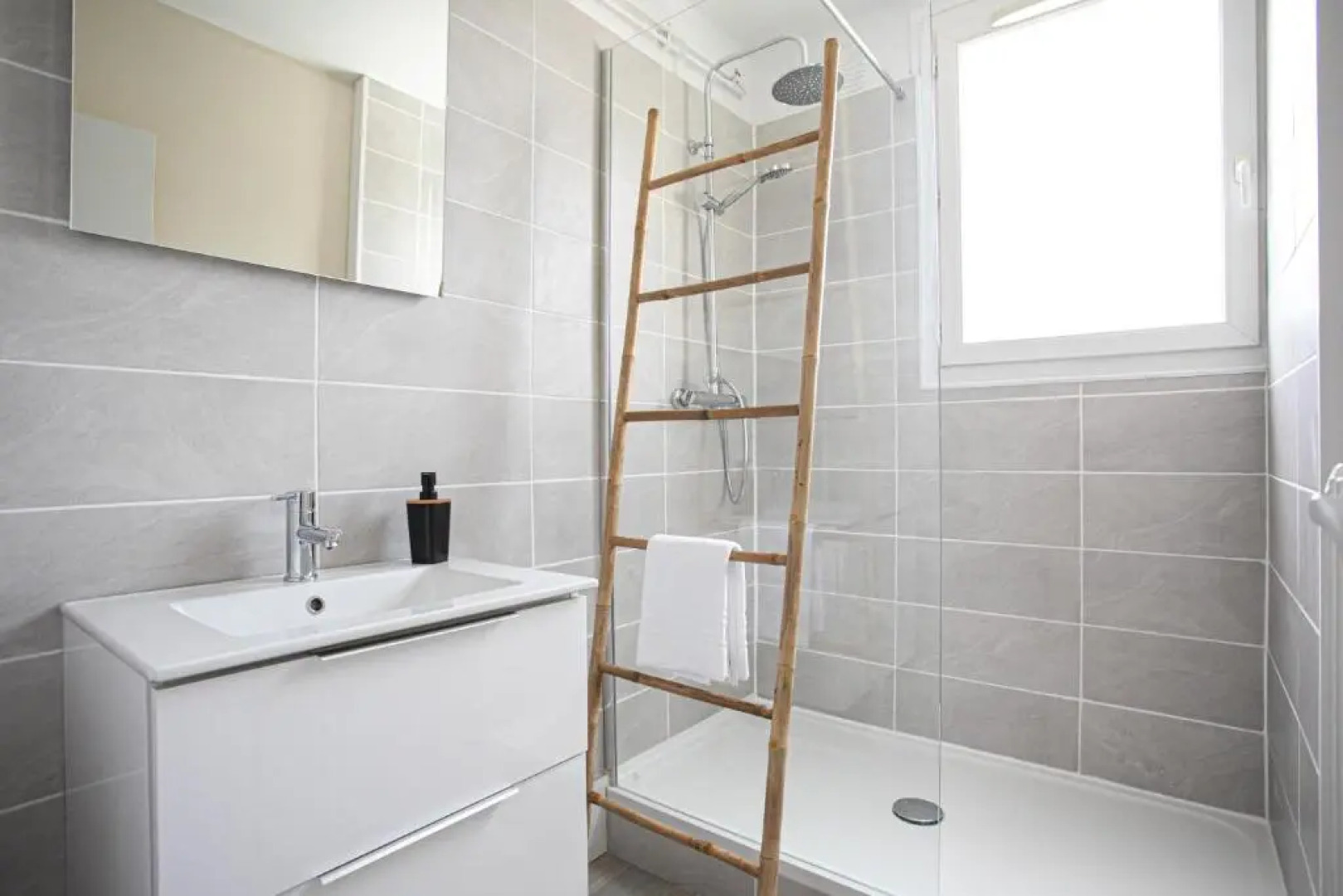 Magnifique T4/refait à Neuf/spacieux et Lumineux