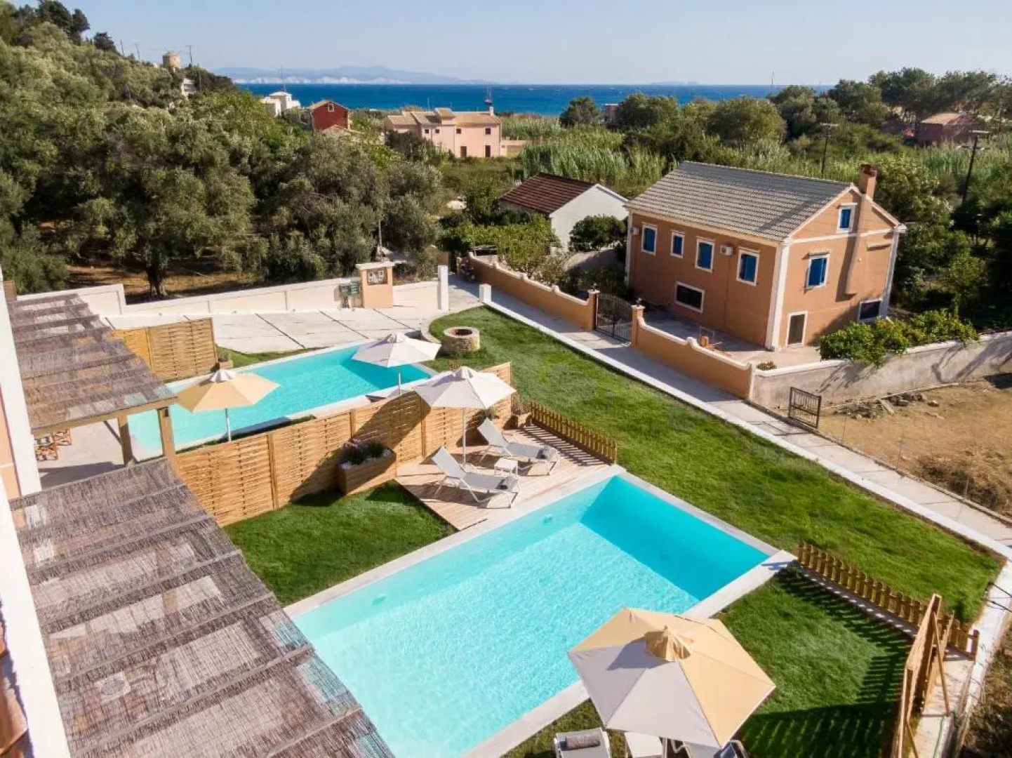 Reiki Villas & Apartments