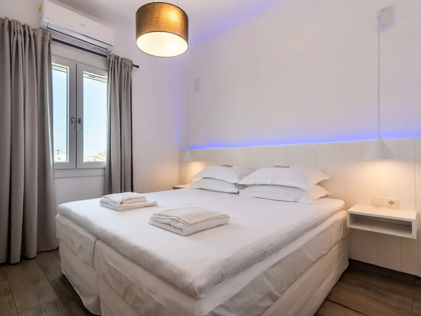 White Rock Milos Suites