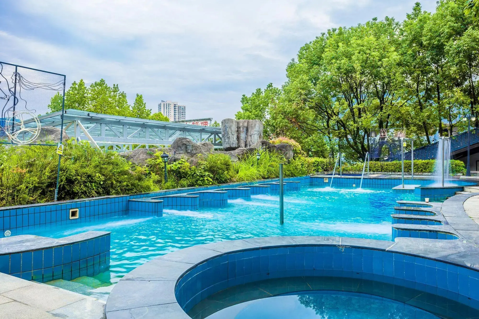 Xianning Chutian Yaochi Hot Spring Resort