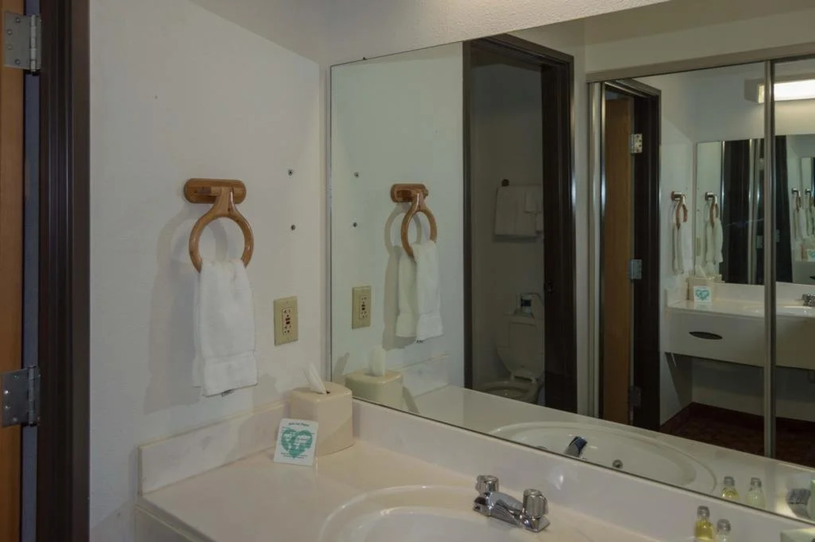 Chisholm Suite Hotel