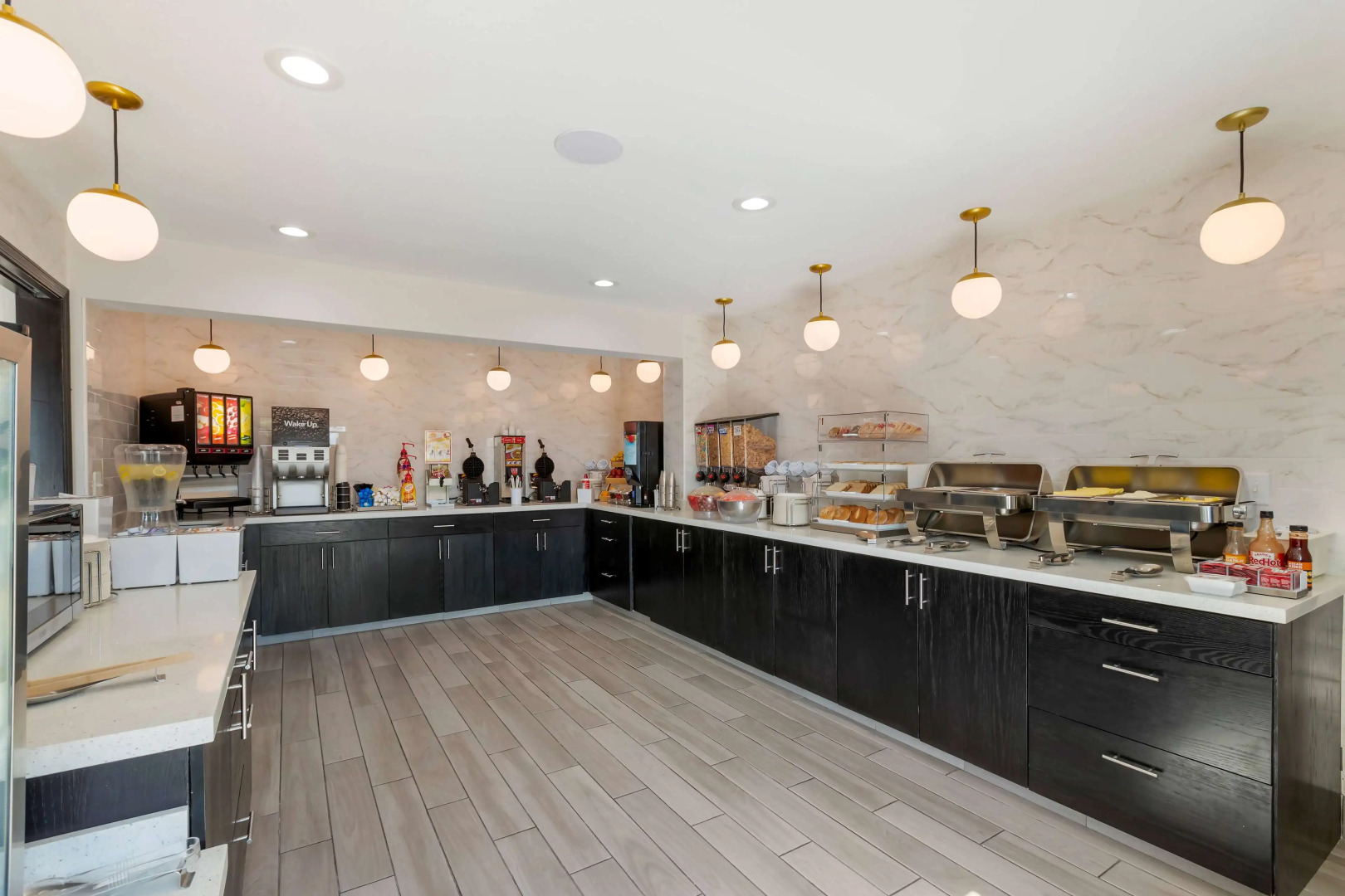 La Quinta Inn & Suites by Wyndham Des Moines West Clive