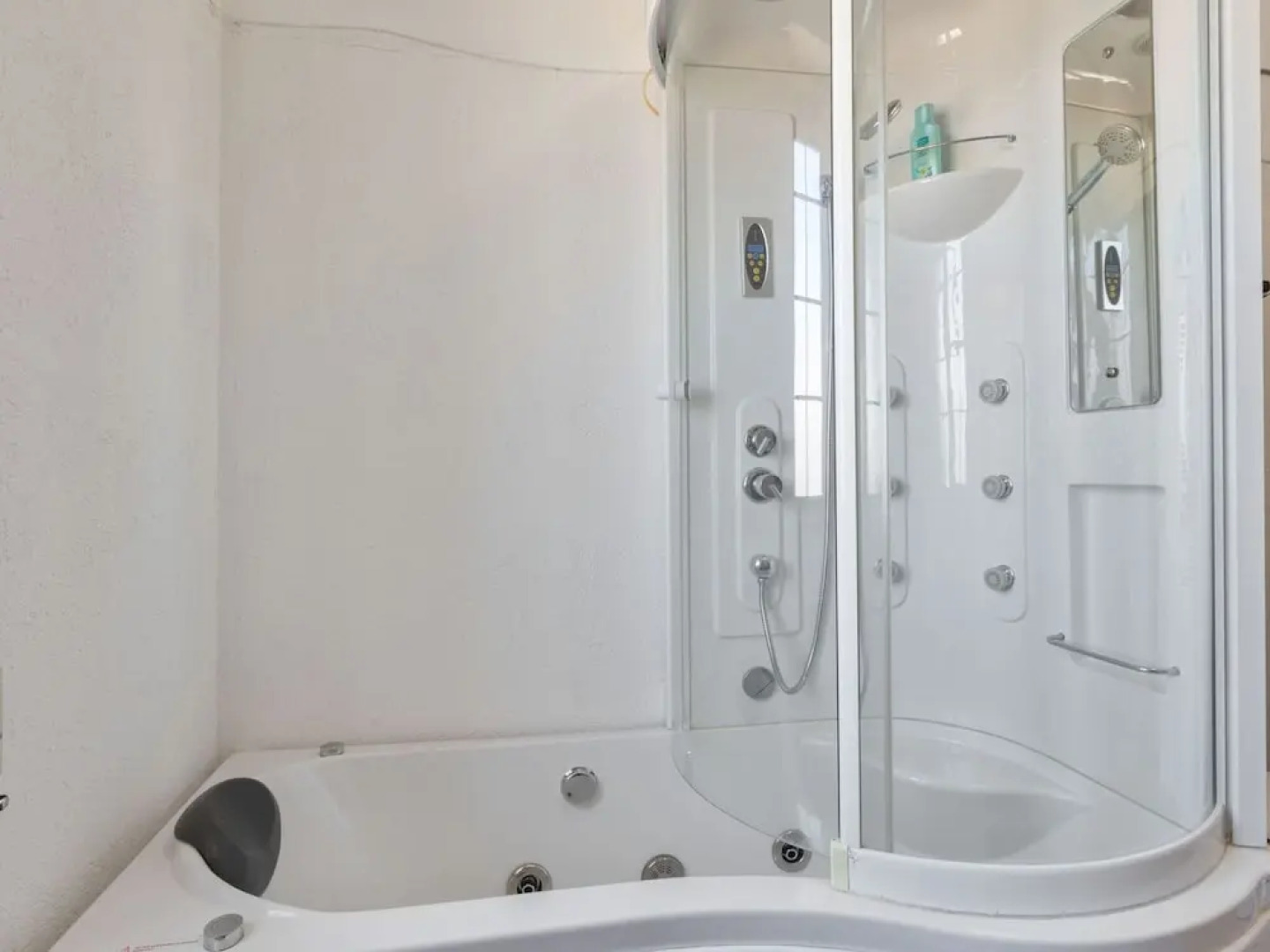 Belvilla by OYO Pool Villa Torre San Giovanni