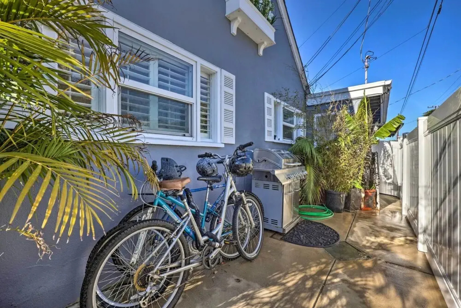 Walk to Ventura Beach: Comfy Home w/ Ocean Views